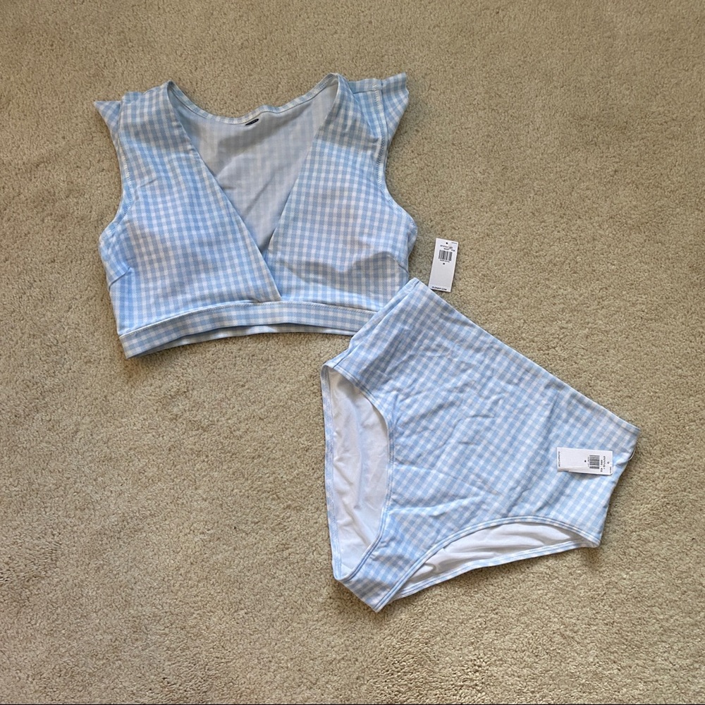 NWT Old Navy swimsuit top and bottom